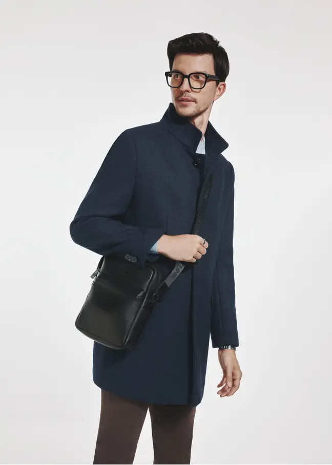 Skórzana saszetka męska z logo OCHNIK TORMS-0435-99 (Z24) z regulowanym paskiem